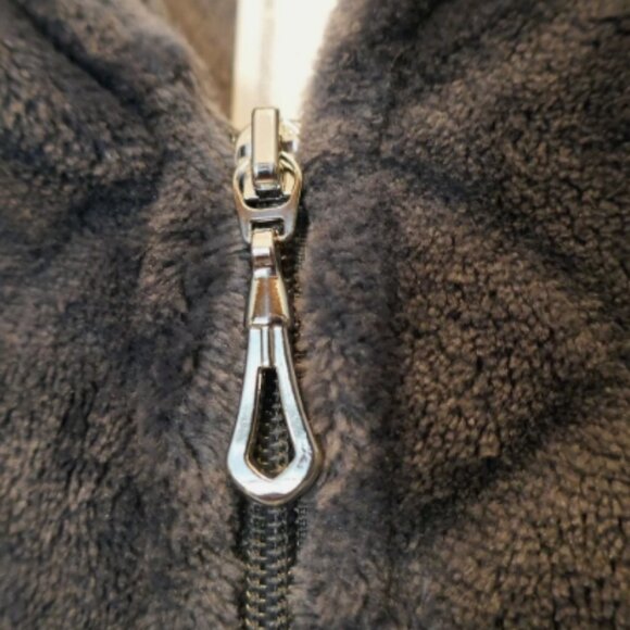 Miss Elaine Textured Fluffy Front Zip Robe M  Fleece Fluffy Robe Storm NWT - Picture 2 of 3